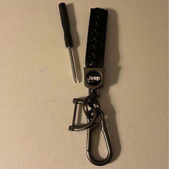 Jeep Logo Key Fob Keychain in Black Leather NWT - Picture 1 of 5